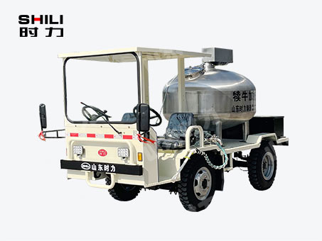 1方電動四輪犢牛喂奶車（立式罐、帶攪拌）